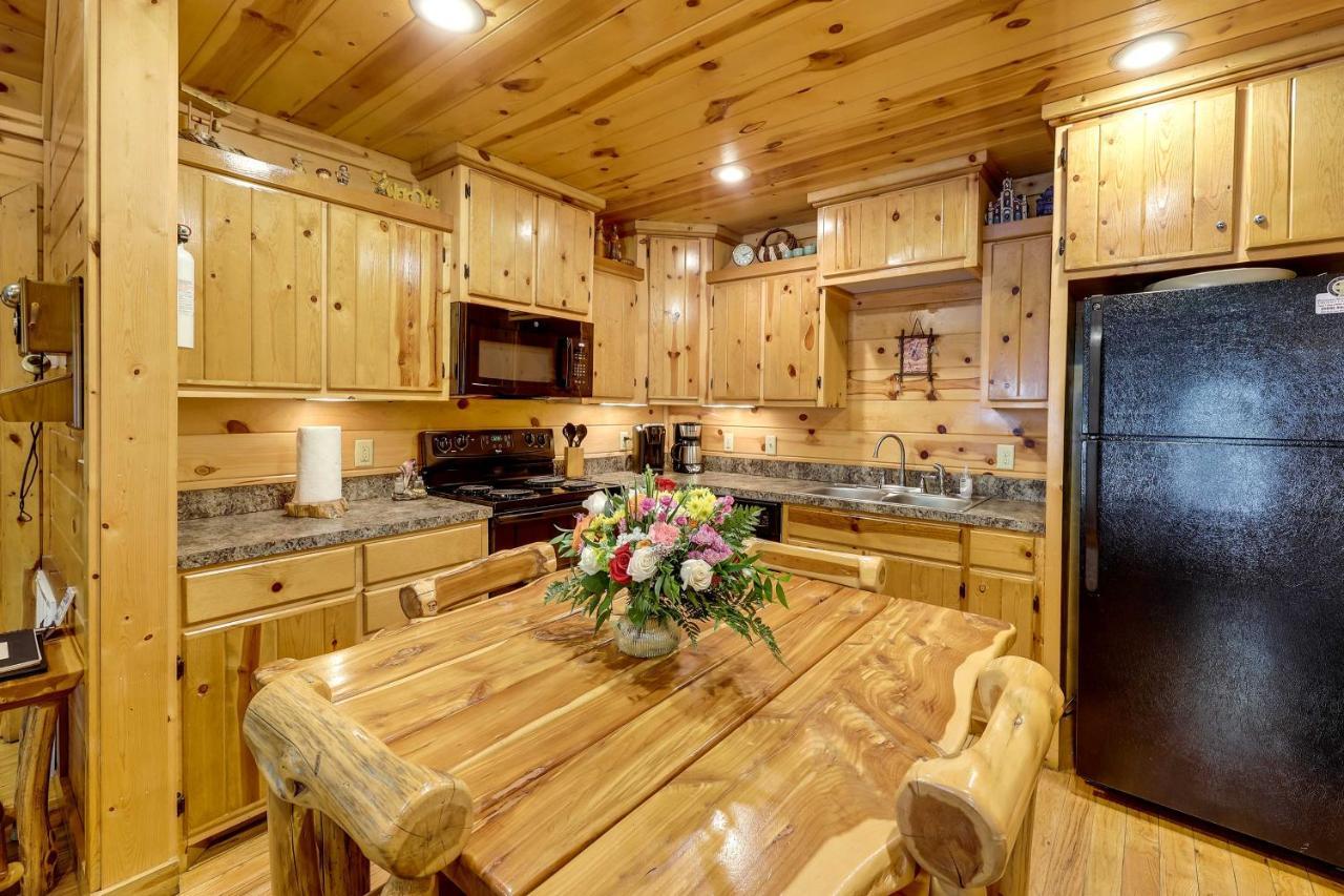 Broken Bow Rental Cabin With Hot Tub And Bar Zewnętrze zdjęcie