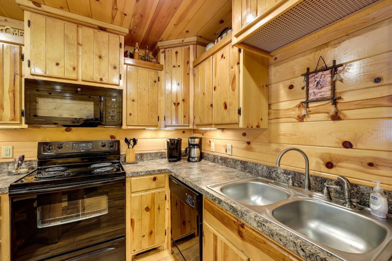 Broken Bow Rental Cabin With Hot Tub And Bar Zewnętrze zdjęcie