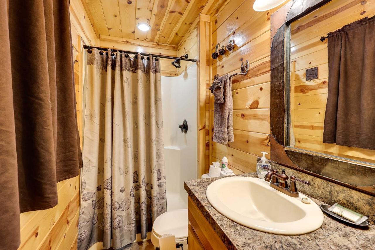 Broken Bow Rental Cabin With Hot Tub And Bar Zewnętrze zdjęcie