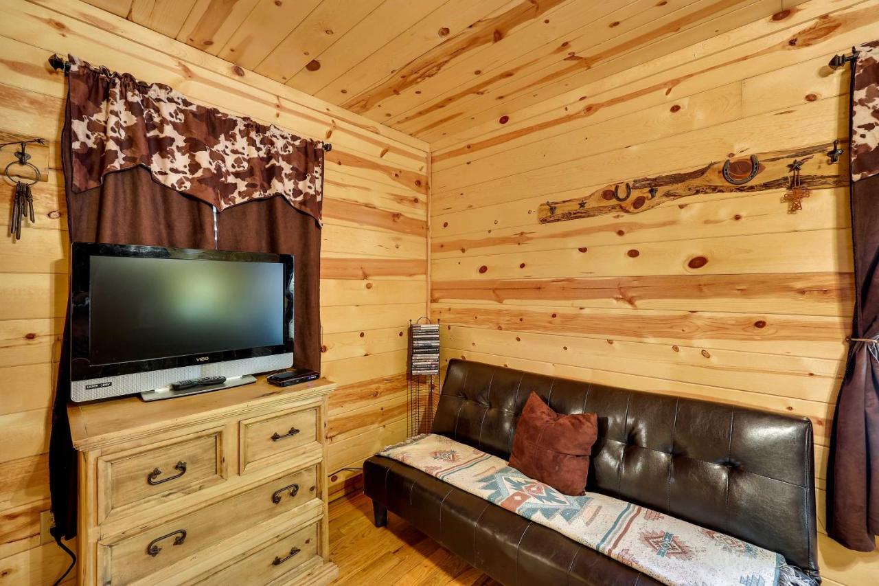 Broken Bow Rental Cabin With Hot Tub And Bar Zewnętrze zdjęcie