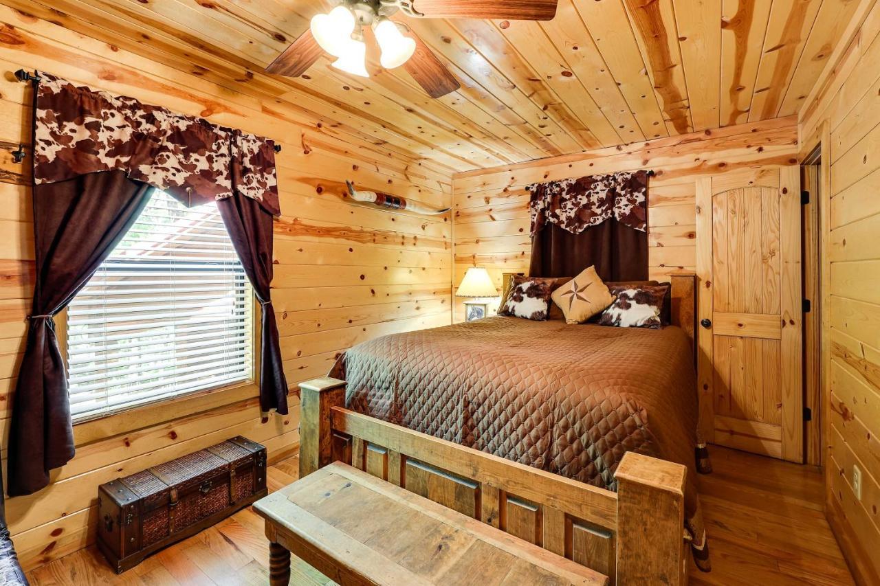 Broken Bow Rental Cabin With Hot Tub And Bar Zewnętrze zdjęcie