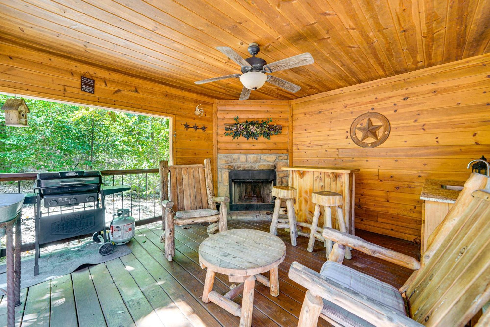 Broken Bow Rental Cabin With Hot Tub And Bar Zewnętrze zdjęcie