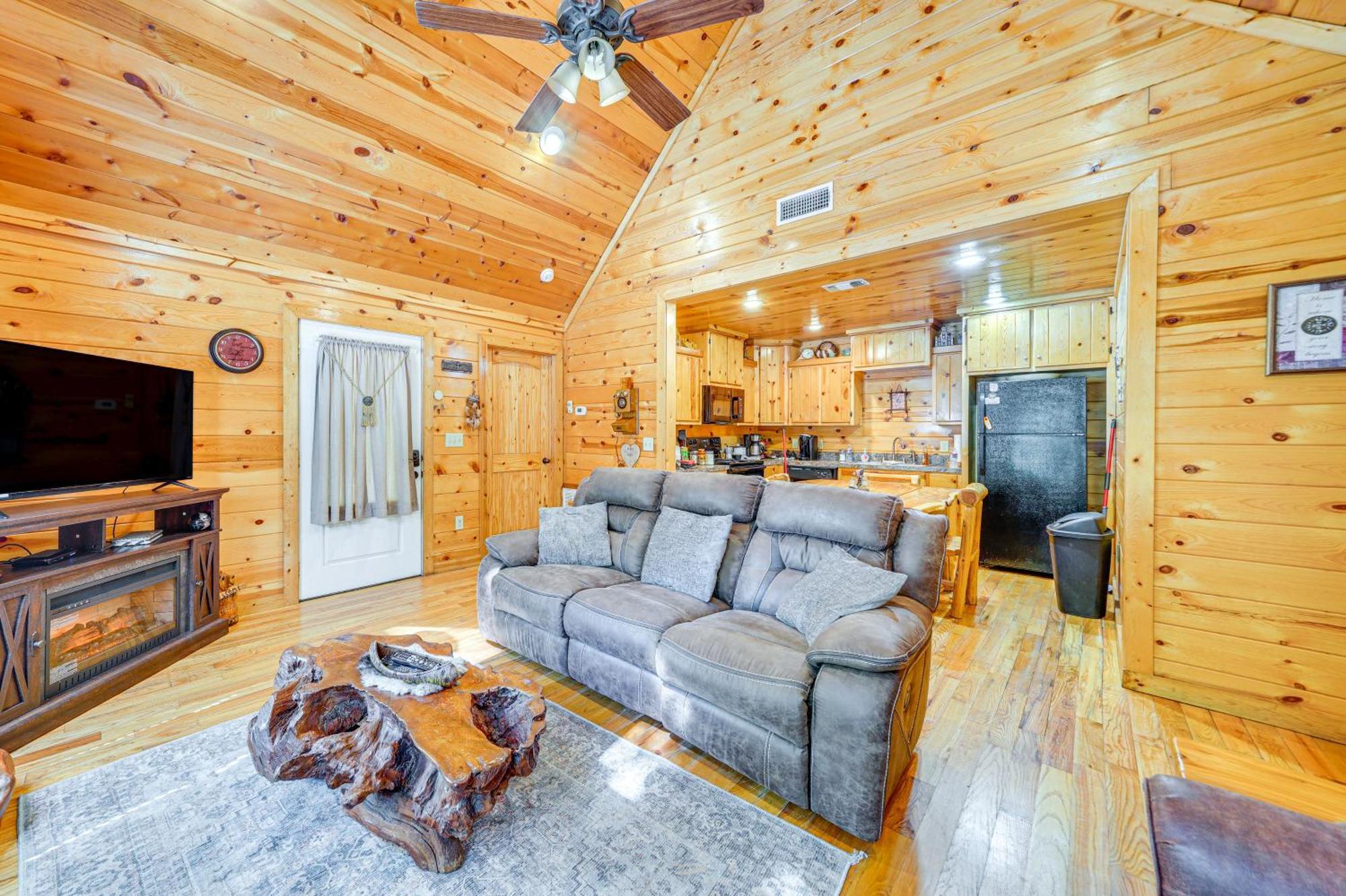 Broken Bow Rental Cabin With Hot Tub And Bar Zewnętrze zdjęcie