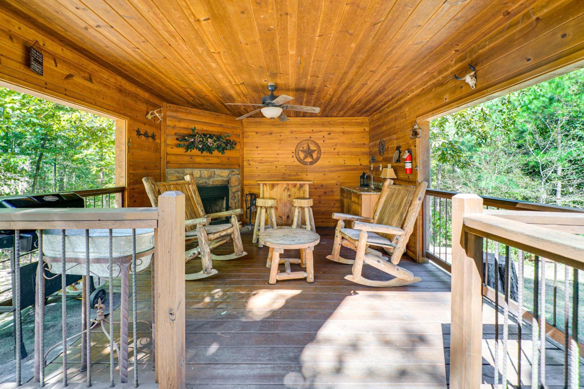 Broken Bow Rental Cabin With Hot Tub And Bar Zewnętrze zdjęcie
